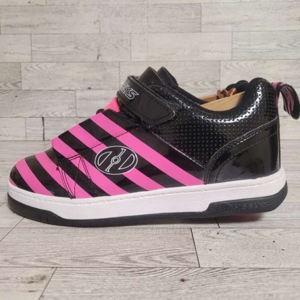 Women’s Heelys Rift Low-Top Black Pink Patent Leather Roller Sneakers Shoes Sz 7
